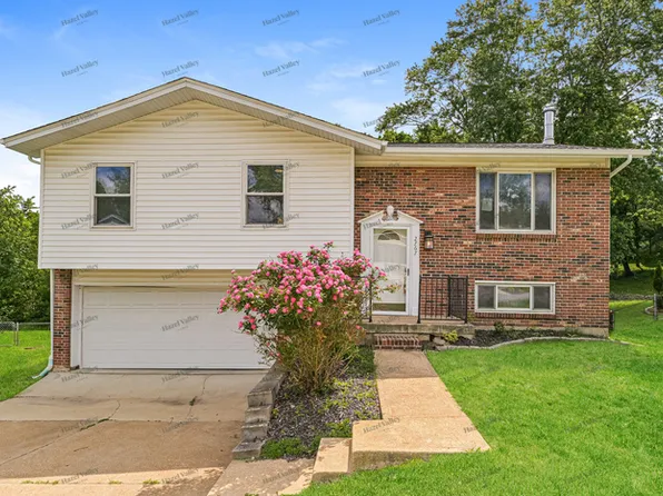 2767 Tiara Dr, Arnold, MO 63010