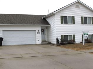 3790 Pendleton Dr, Grand Forks, ND 58201