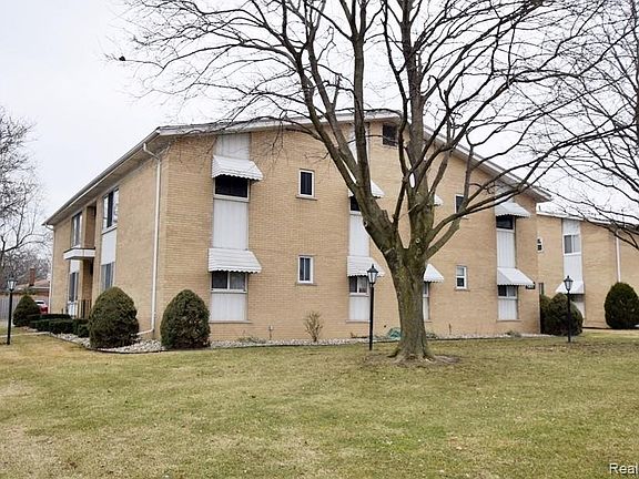 2nd image of 21390 Beaconsfield St