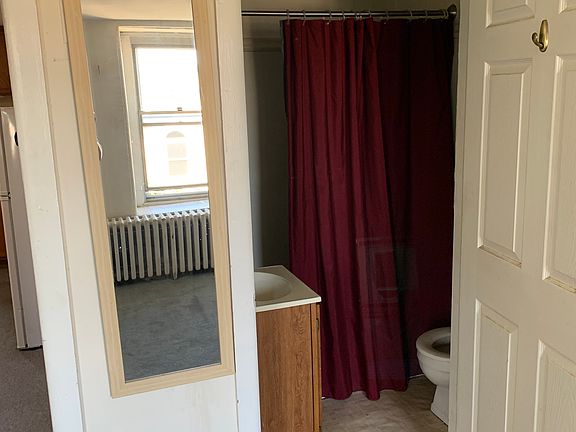 5th image of 249 Dupont St Floor 3