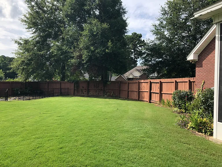 215 Live Oaks Cir — Photo 47