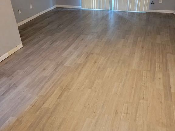 2nd image of 528 College Park Dr