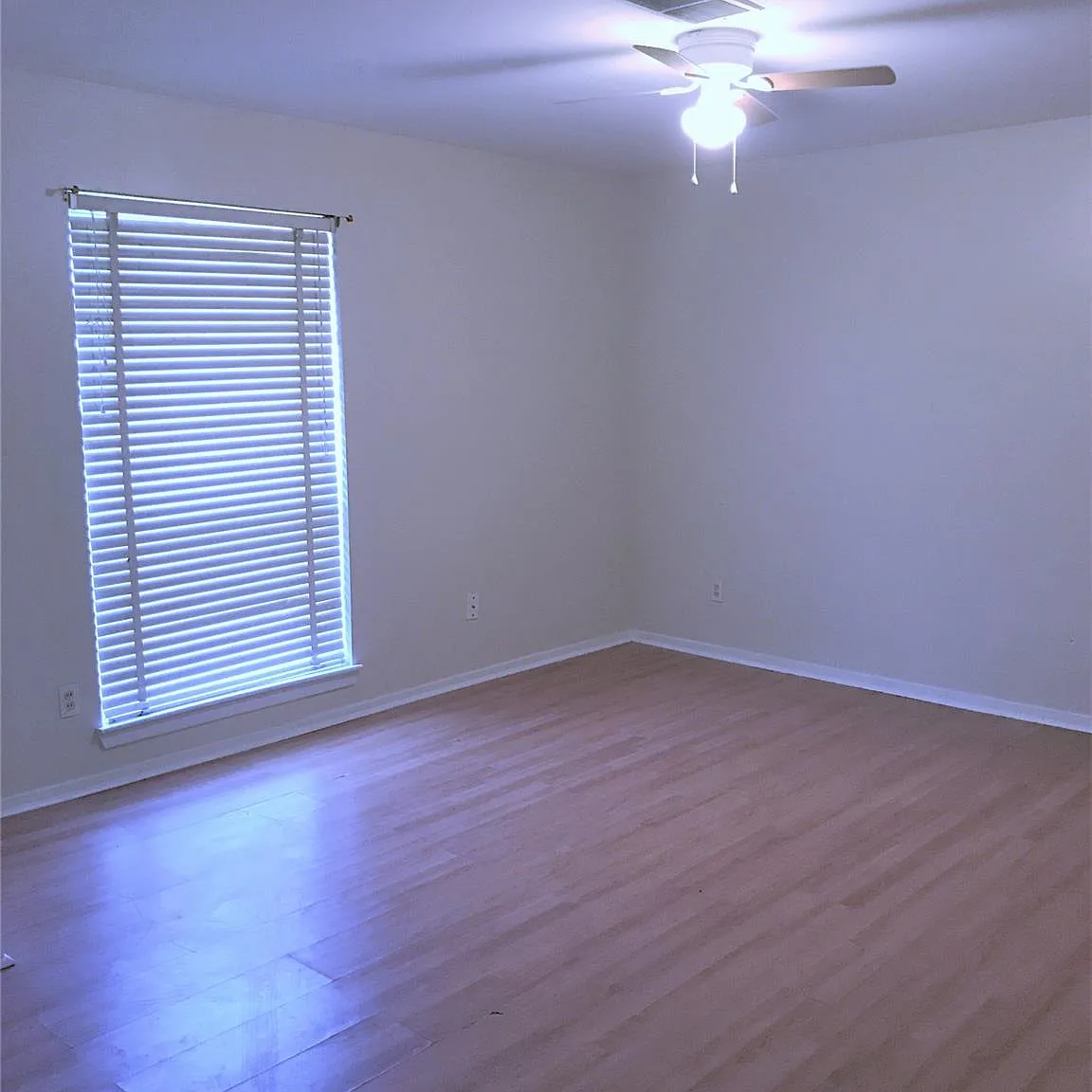 3 bed, 1.5 bath, 1890 sqft, $1,675 — Photo 2