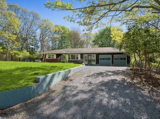 126 Pembroke Dr, East Hampton, NY 11937