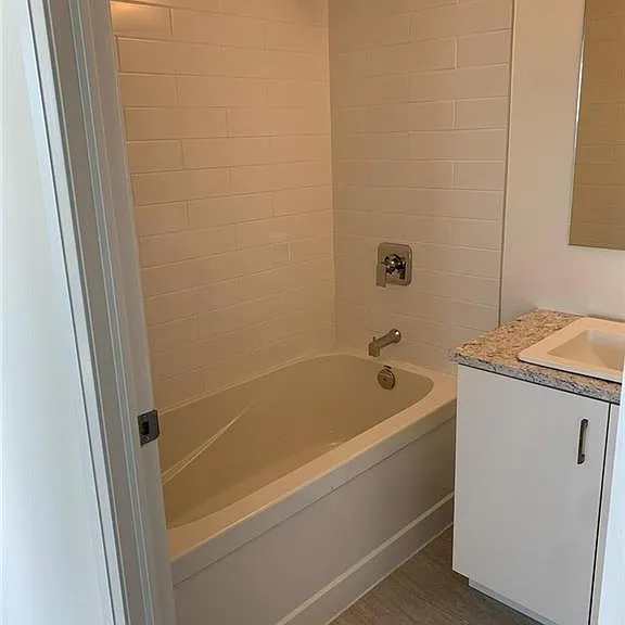 108 Garment St S #1608 — Photo 9