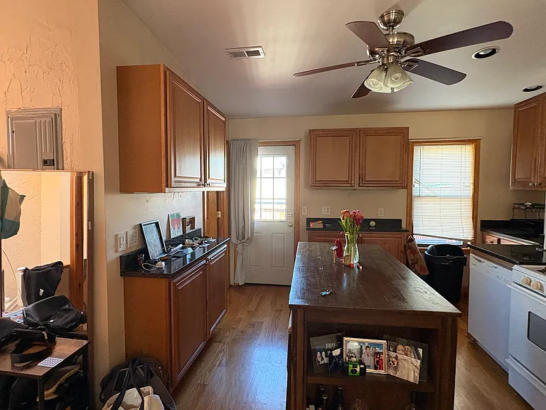 254 E St #3 — Photo 3