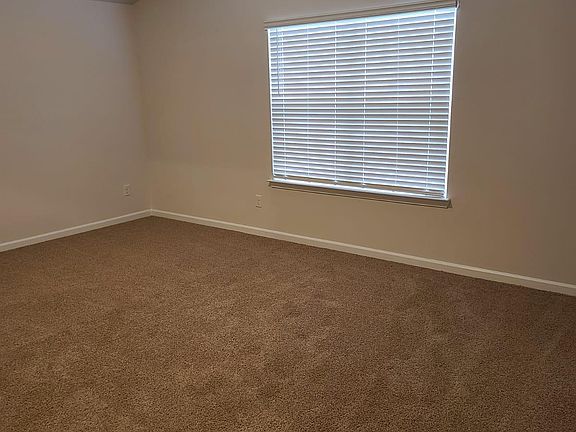 3rd image of 3416 Woodcross Dr
