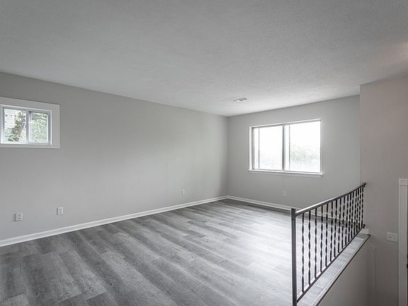 4th image of 833 Sylvan Dr