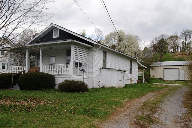 2nd image of 251 Carlisle St