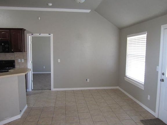 4th image of 704 N Markwell Ave