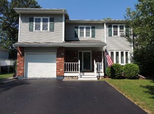 7 Autumn Dr, Plattsburgh, NY 12901