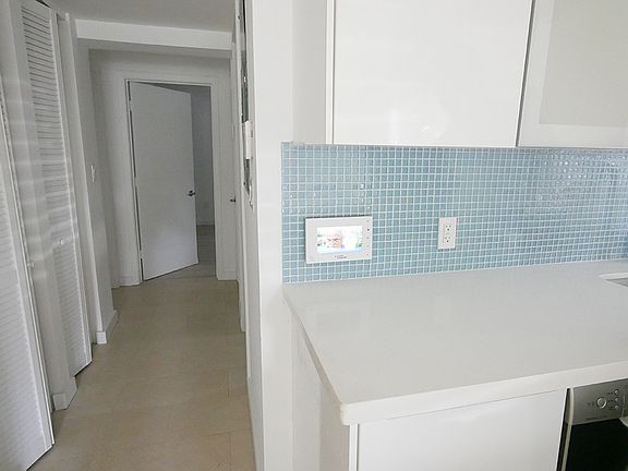 5th image of 643 Jefferson Ave APT 1
