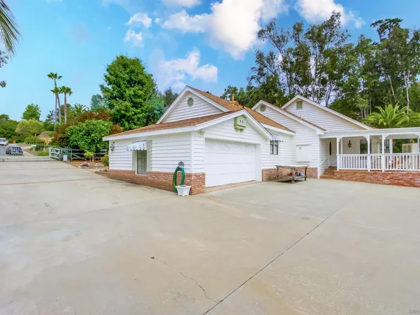 1524 S Hill Ave, Fallbrook, CA 92028