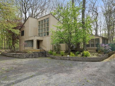 121 Fairway Dr, Lords Valley, PA, 18428