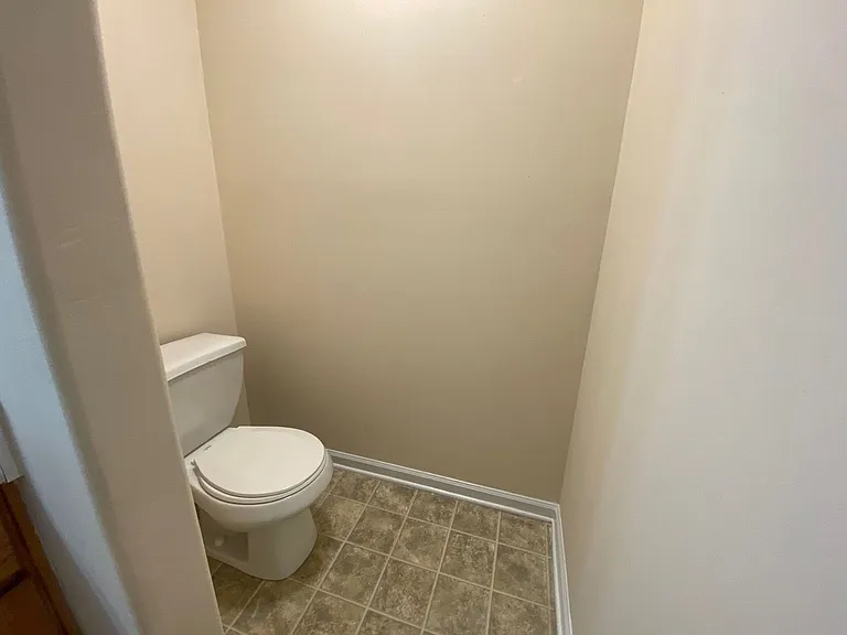 218 Bridgewater Cir — Photo 8