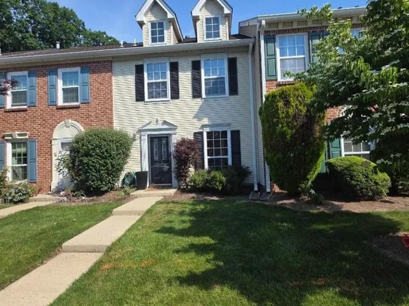 207 Lindsey Ct, Franklin Twp., NJ 08823