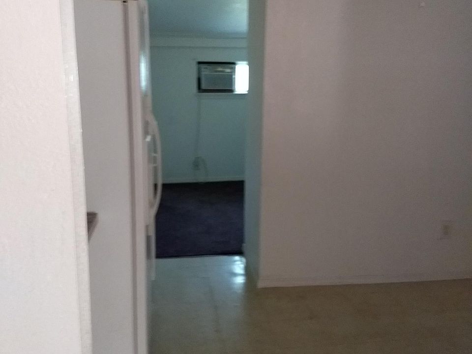 2nd image of 3316 W 42nd St #B