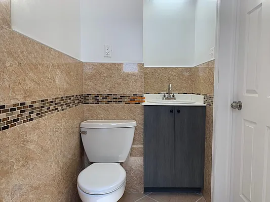 Rented by Hillel Realty Group | media 9