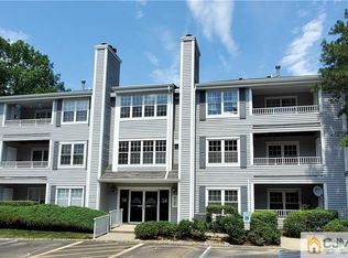 2203 Candlelight Ct, Helmetta, NJ 08828