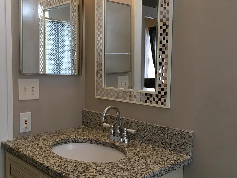 7702 Thomas Ave — Photo 6