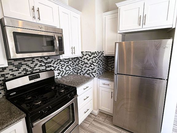 3rd image of 2195 Whittier Blvd #977