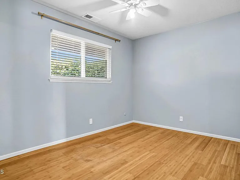 1307 S Petit Ave — Photo 24