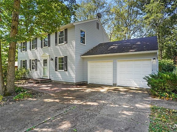 3rd image of 135 Guise Park Dr