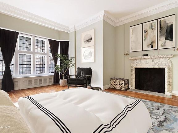 2nd image of 1025 Park Ave APT 1BCD