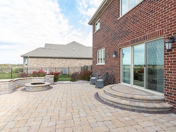 4th image of 15646 Jeanne Ln