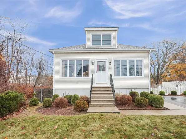 68 Dewolf Ave, Bristol, RI 02809