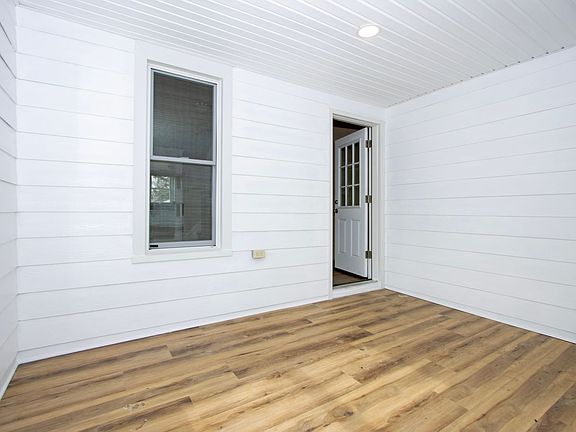 2nd image of 554 Northwestern Ave