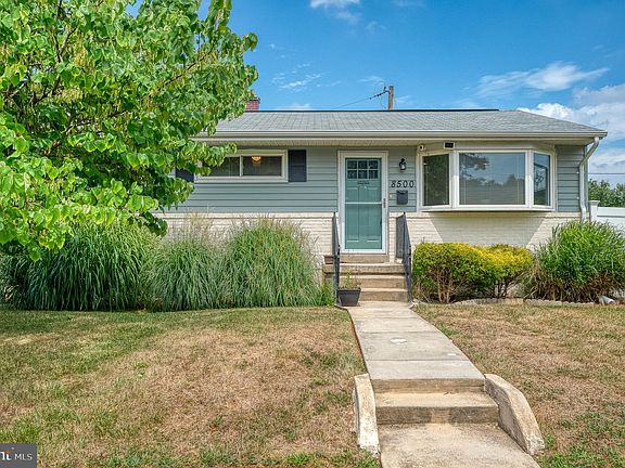 3rd image of 8500 Fieldway Dr