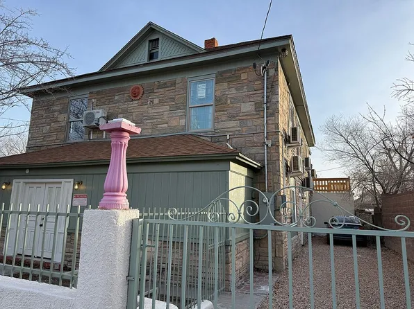 216 Hazeldine Ave SW, Albuquerque, NM 87102