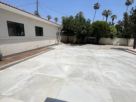 4th image of 2915 Woodlawn Ave #Adu