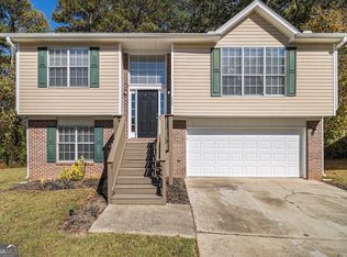 488 Barclay Ct, Stone Mountain, GA 30083