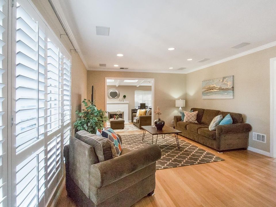 1st image of 1565 Shaw Dr