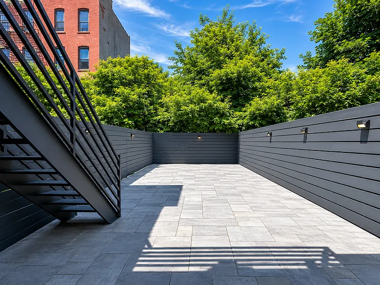 12 Roosevelt Pl #2 — Photo 13