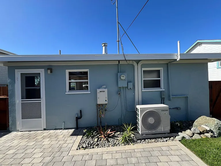 930 Anchor St — Photo 12