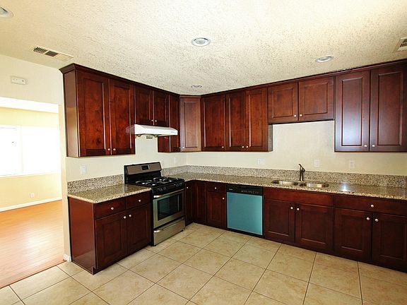 4th image of 608 E Central Ave