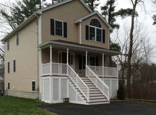 13 Crescent St, Wilmington, MA 01887