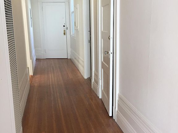 5th image of 2433 Franklin St APT 3