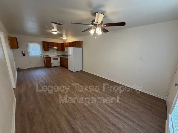 1718 Short St APT D, Cleburne, TX 76033