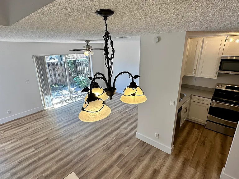1631 Cypress Way E — Photo 6