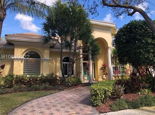 3361 Hollywood Oaks Dr, Fort Lauderdale, FL 33312