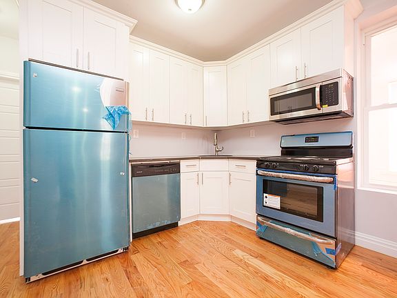 2nd image of 386 Essex St #1