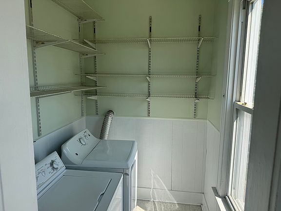 5th image of 457 Ferry St #2