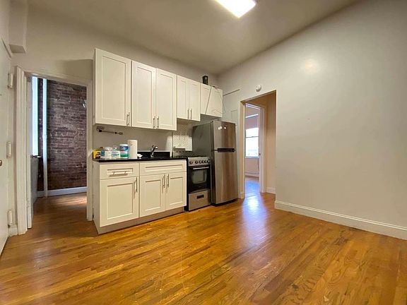 2nd image of 133 Avenue C