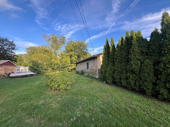 4th image of 390 6th St