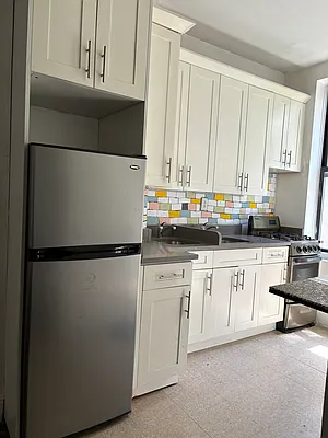 Rented by Avenues Real Estate | media 10