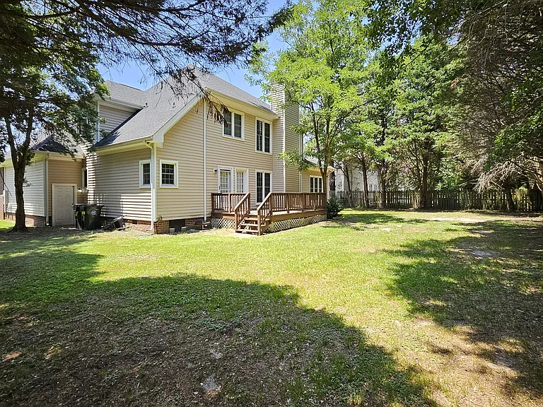 214 N Marion Dr — Photo 30